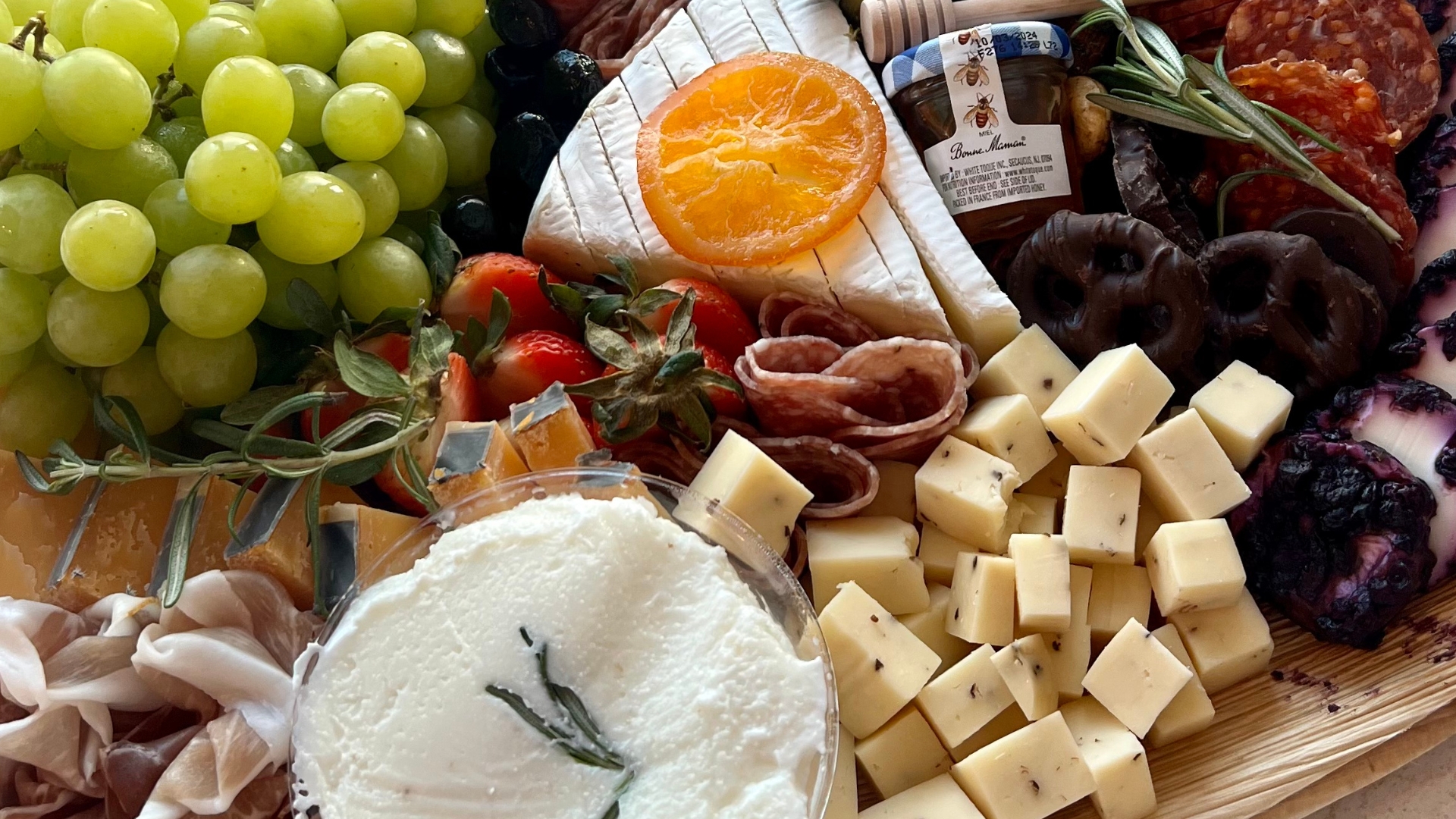 Elegant event in Naples Florida with luxury plated catering menu and waterfront décor