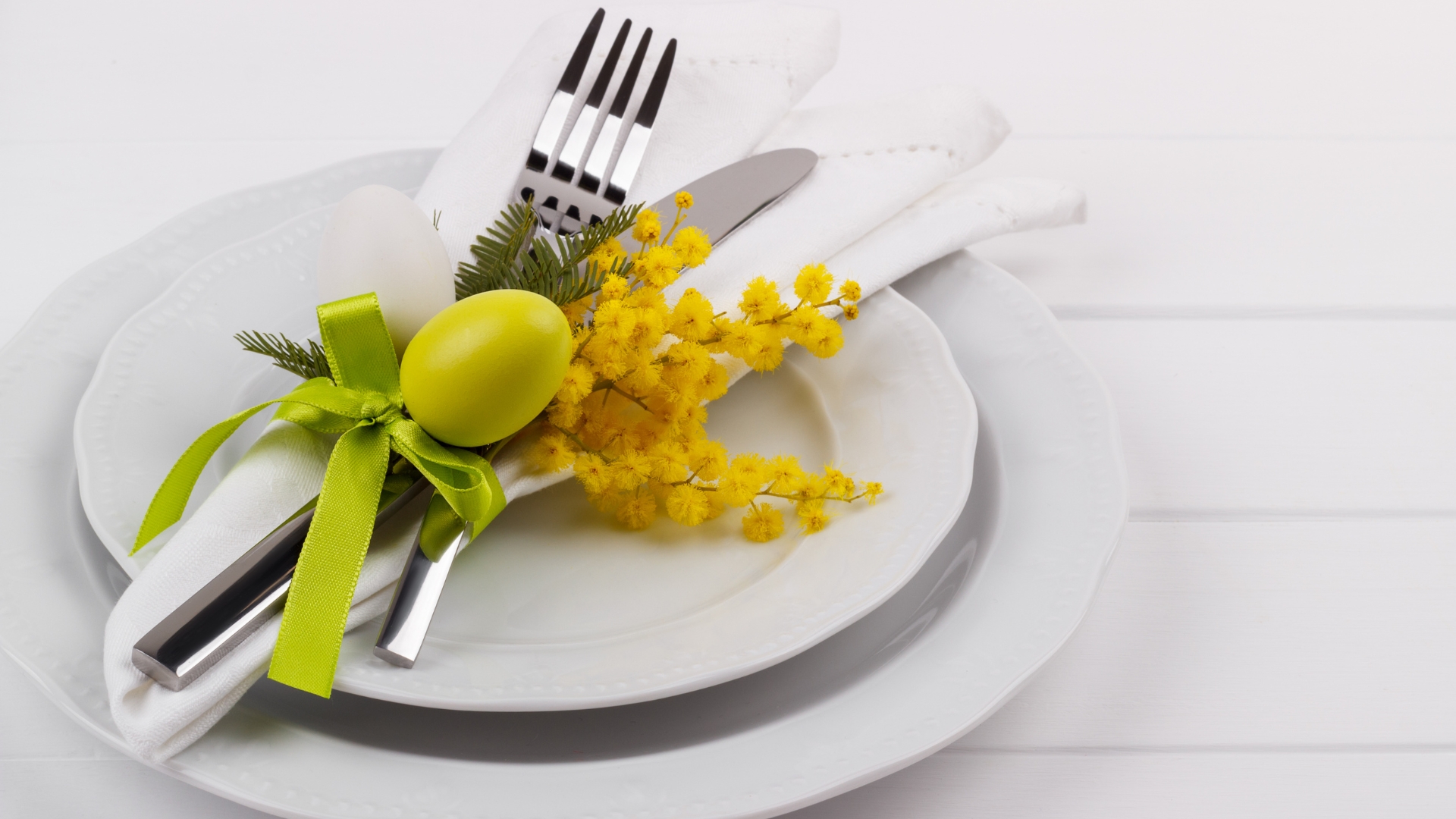 Easter brunch catering Naples FL by Creative Catering Naples featuring luxury brunch buffet, spring-themed dishes, elegant table setup, and family-friendly holiday celebration in Naples Florida.